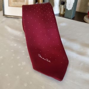 Red Oscar de la Renta tie w polkadots